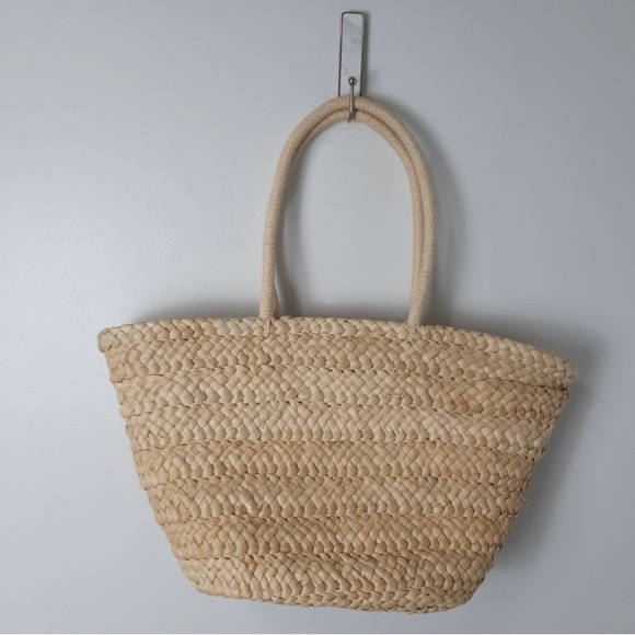 New, French Market Straw Shoulder Bag with Red Puffs 😍 - Picture 2 of 5